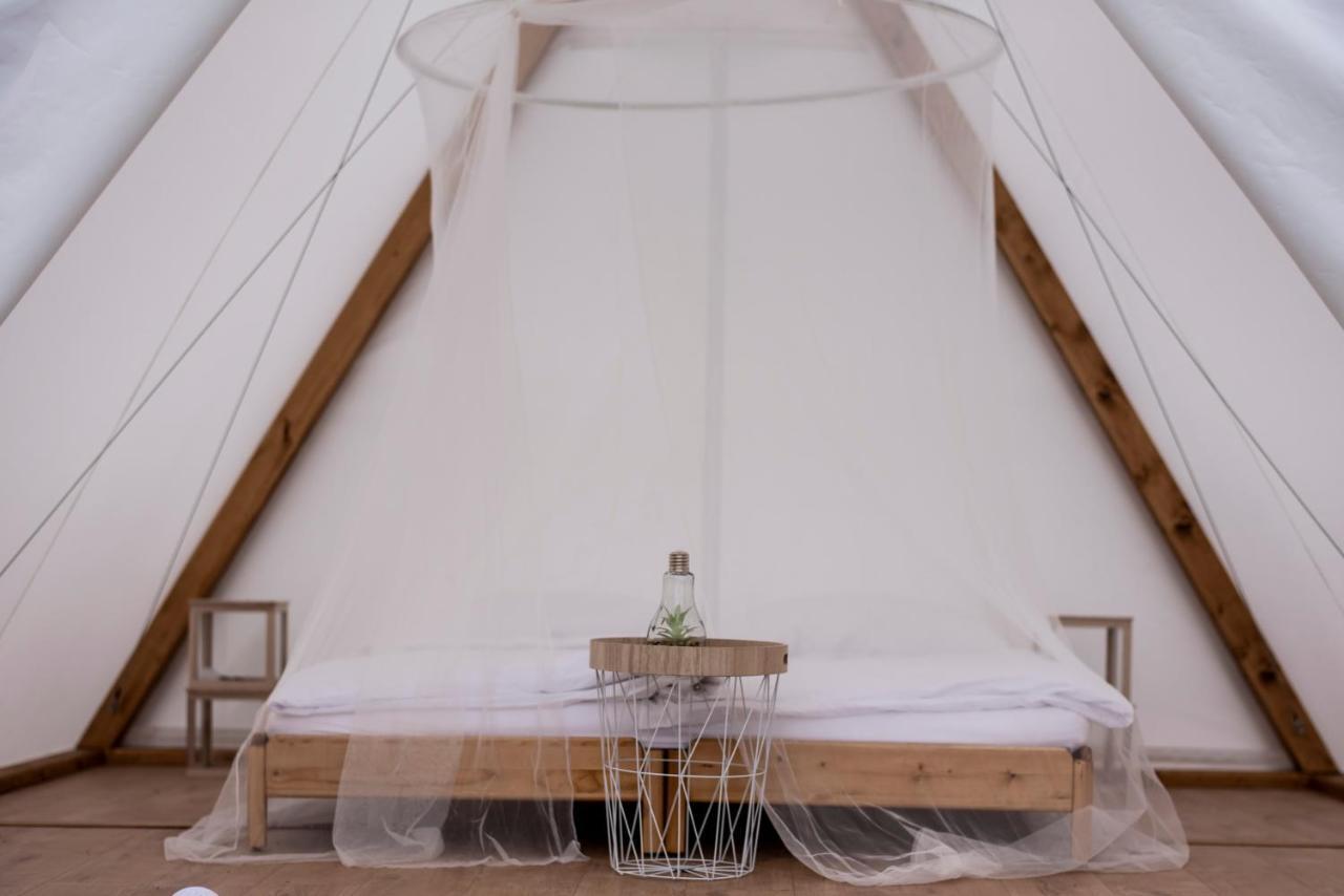 Lupa Tent ブダカラース エクステリア 写真