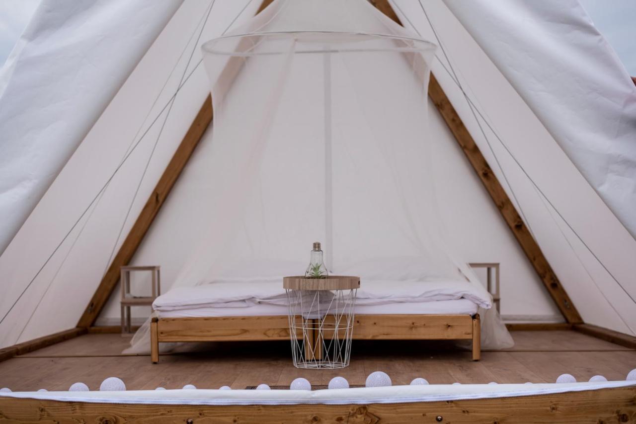 Lupa Tent ブダカラース エクステリア 写真